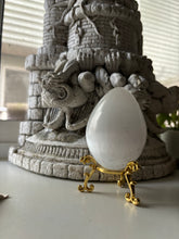 Load image into Gallery viewer, Selenite Egg