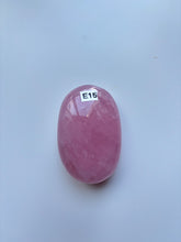 Load image into Gallery viewer, Rose Quartz Palmstone