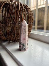 Load image into Gallery viewer, Rhodonite Tower