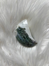 Load image into Gallery viewer, Moss Agate Moon