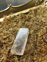 Load image into Gallery viewer, Optical Yellow Calcite
