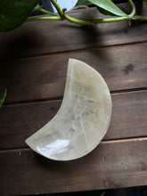Load image into Gallery viewer, Selenite Half Moon Bowl