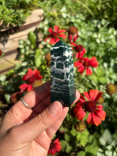 Load image into Gallery viewer, Green Sardonyx Tower