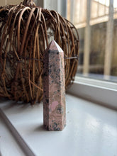 Load image into Gallery viewer, Rhodonite Tower