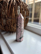 Load image into Gallery viewer, Rhodonite Tower