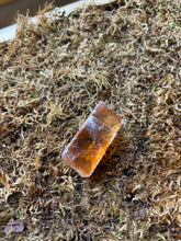 Load image into Gallery viewer, Optical Yellow Calcite