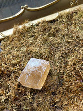 Load image into Gallery viewer, Optical Yellow Calcite