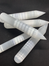 Load image into Gallery viewer, Selenite Pointed Wand