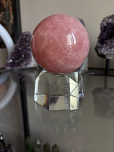 Load image into Gallery viewer, Glass Crystal Stand (LG)
