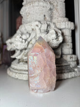 Load image into Gallery viewer, Angel Aura Rose Quartz cut base
