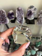 Load image into Gallery viewer, Glass Crystal Stand (LG)
