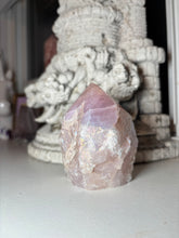 Load image into Gallery viewer, Angel Aura Rose Quartz cut base
