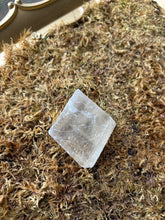 Load image into Gallery viewer, Optical Yellow Calcite
