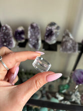 Load image into Gallery viewer, Plastic Crystal Stand (SM)
