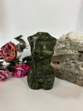 Load image into Gallery viewer, Serpentine Body (sm)
